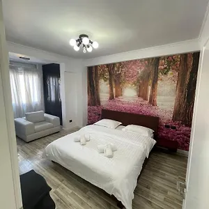 https://tirana-center-apartment-tirana.hotels-in-tirana.com
